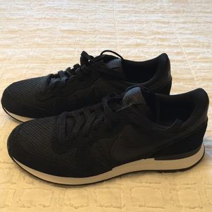 Nike Internationalist SE